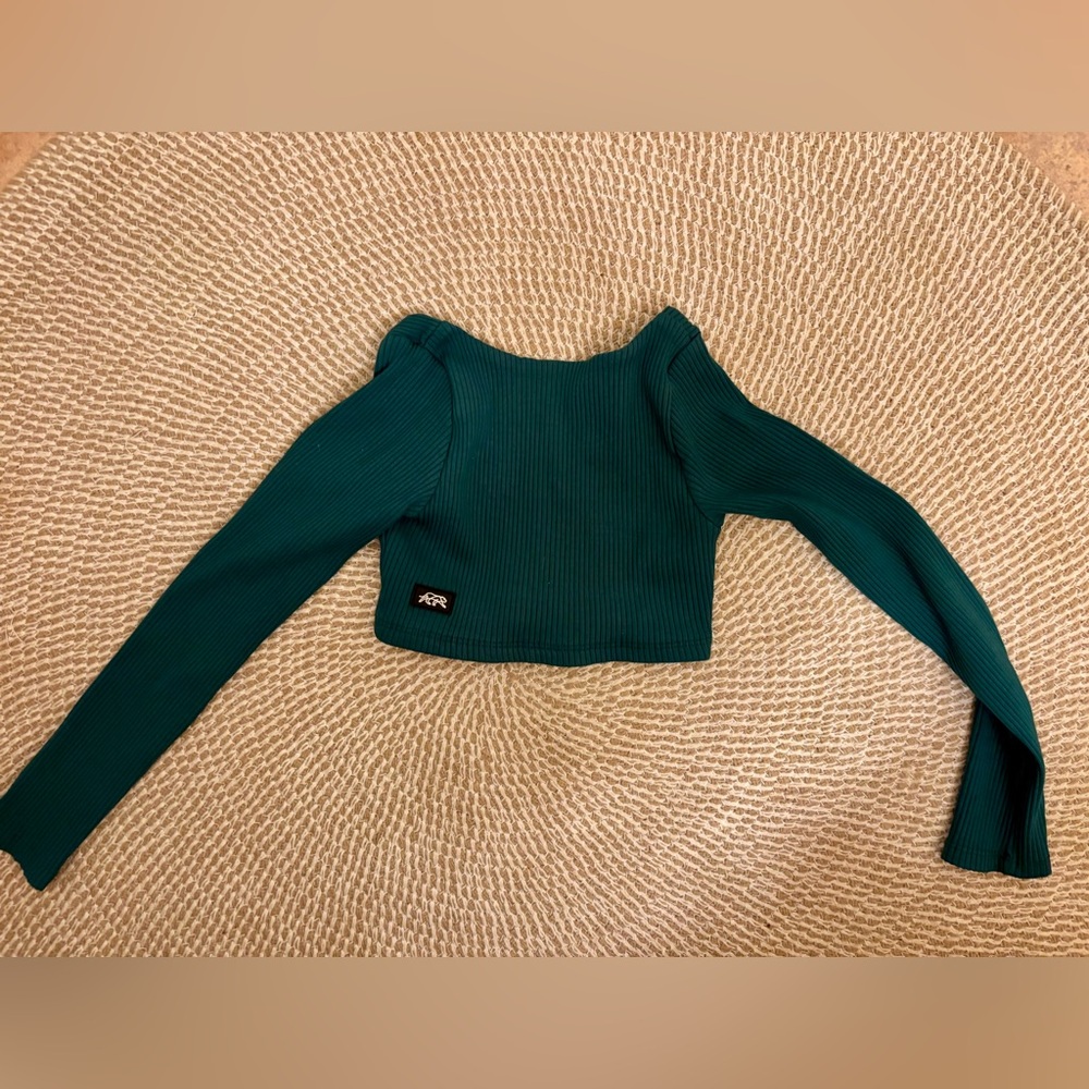 TIGER Friday Honest Crop Top- evergreen- size child large